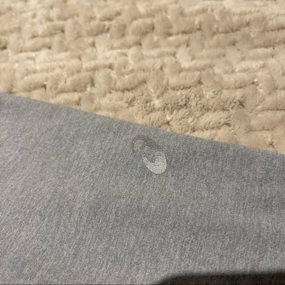 WOMEN'S ASICS SWEATER - Picture 3 of 4